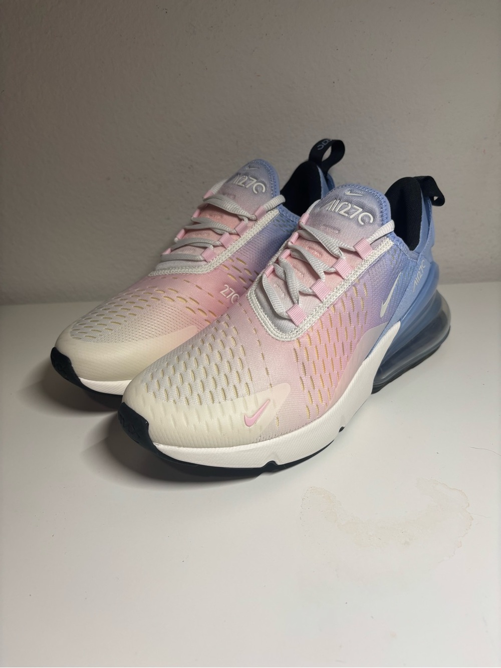 NEW NIKE Air Max 270 Pink Foam Gradient Womens Size 8.5